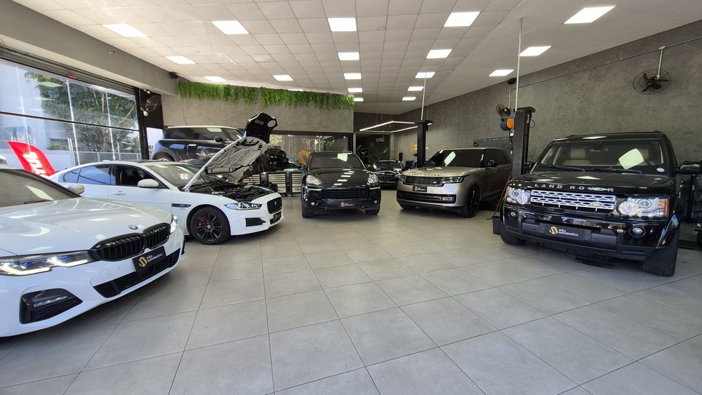Oficina WKS Automotive &mdash; estrutura especializada em carros importados premium